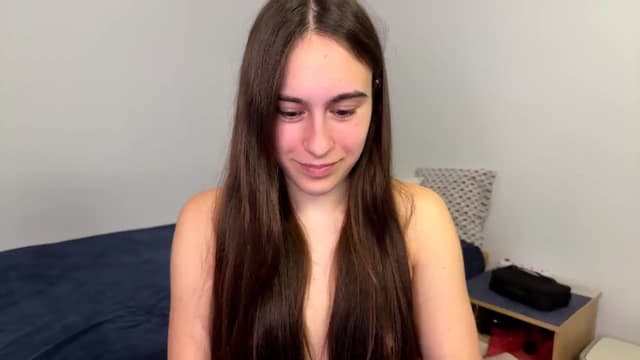 Gallery image thumbnail from ulohu's myfreecams stream on, 05/19/2026, 22:36 image 15 of 20
