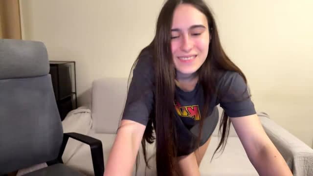 Gallery image thumbnail from ulohu's myfreecams stream on, 06/04/2026, 24:27 image 3 of 20