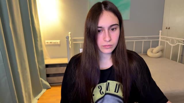 Gallery image thumbnail from ulohu's myfreecams stream on, 06/15/2026, 19:40 image 18 of 20