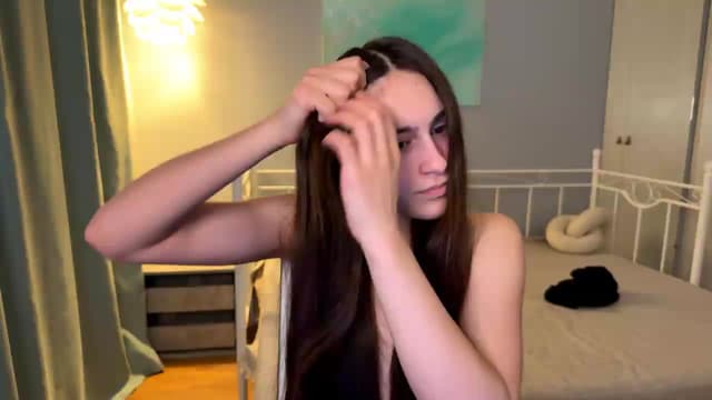 Gallery image thumbnail from ulohu's myfreecams stream on, 06/15/2026, 23:10 image 9 of 20