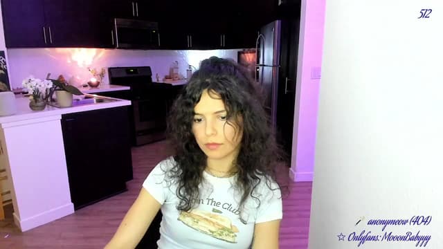 Gallery image thumbnail from vroom's myfreecams stream on, 05/02/2025, 05:56 image 15 of 20