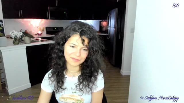 Gallery image thumbnail from vroom's myfreecams stream on, 05/02/2025, 05:56 image 11 of 20