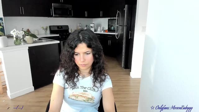 Gallery image thumbnail from vroom's myfreecams stream on, 05/02/2025, 05:56 image 3 of 20