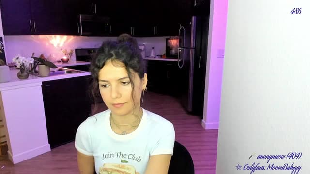Gallery image thumbnail from vroom's myfreecams stream on, 05/02/2025, 06:06 image 11 of 20