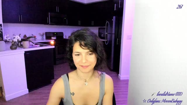 Gallery image thumbnail from vroom's myfreecams stream on, 05/03/2025, 06:47 image 16 of 20