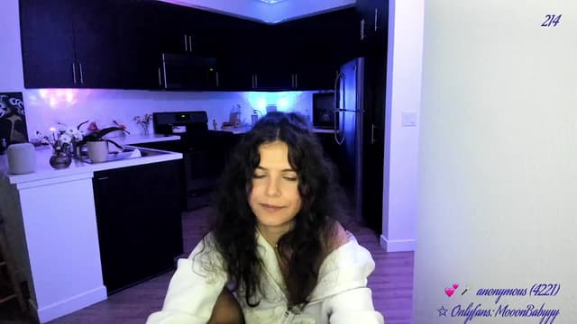 Gallery image thumbnail from vroom's myfreecams stream on, 05/04/2025, 07:47 image 20 of 20
