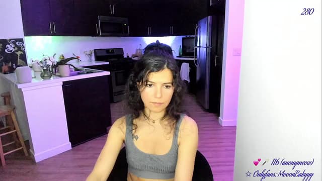 Gallery image thumbnail from vroom's myfreecams stream on, 05/07/2025, 05:12 image 4 of 20