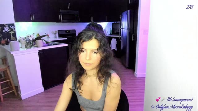 Gallery image thumbnail from vroom's myfreecams stream on, 05/07/2025, 05:12 image 7 of 20