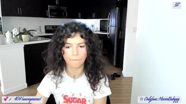 Gallery image thumbnail from vroom's myfreecams stream on, 05/13/2025, 04:49 image 6 of 20