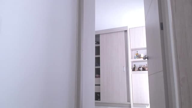 Gallery image thumbnail from yenlo's myfreecams stream on, 05/26/2024, 16:53 image 11 of 20