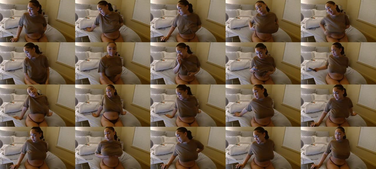 Kissedbylola-MFC-202201040759_m.jpg